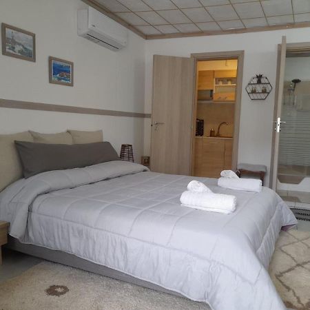 Ifigenia Apartments Ermoupoli Ngoại thất bức ảnh