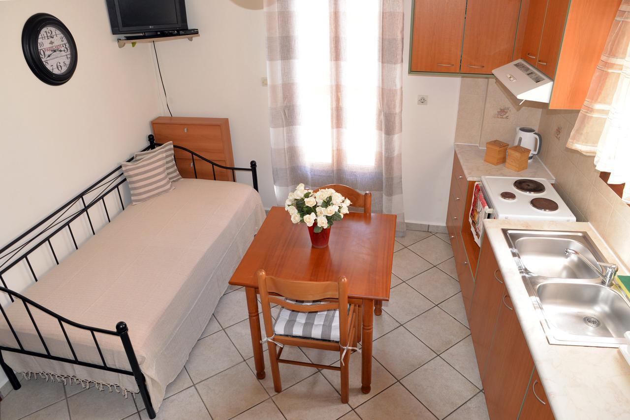 Ifigenia Apartments Ermoupoli Ngoại thất bức ảnh